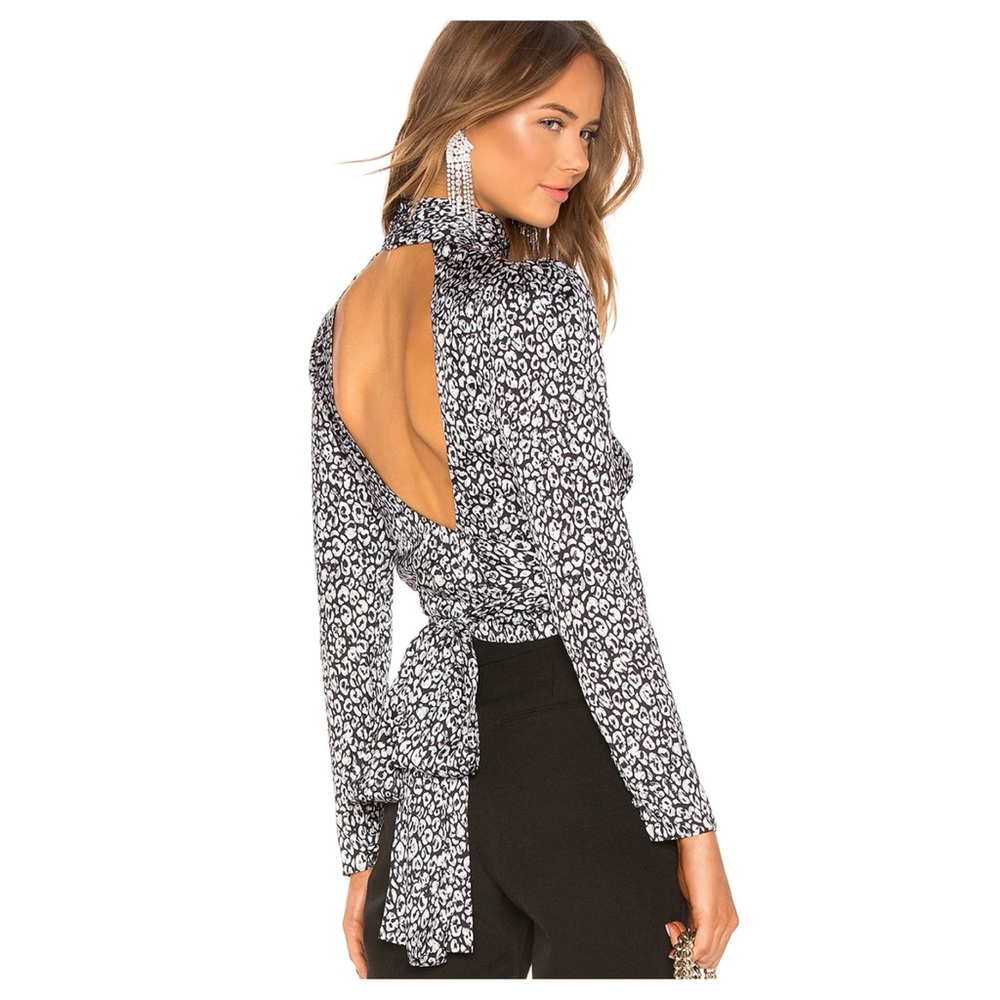 L'ACADEMIE The Suzanne Top In Abstract Cheetah